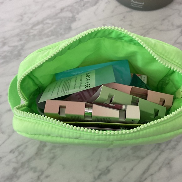 Beauty Sample Bundle with Cosmetic Bag - Picture 8 of 8